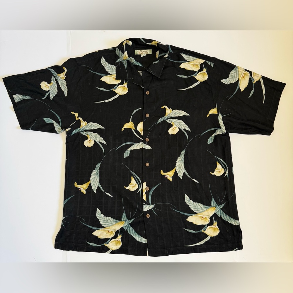 Tommy Bahama floral 100% silk shirt men’s large